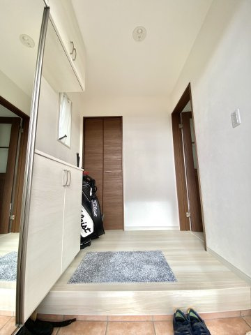 中古住宅　石原２丁目の玄関