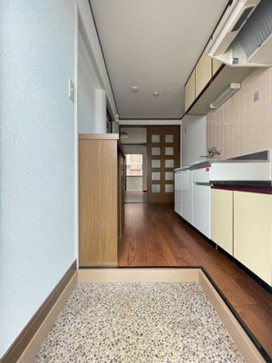 【玄関】 | 小豆沢秀和 | ※同建物別部屋参考写真です。