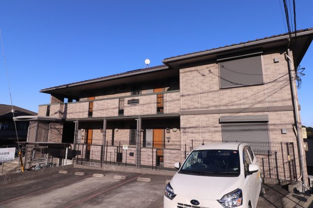 グランディールナギサワの外観