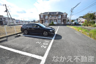 【駐車場】 | フィールドビーチ | カースペースがあります