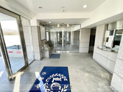 【エントランス】 | ローレルコート西条中央