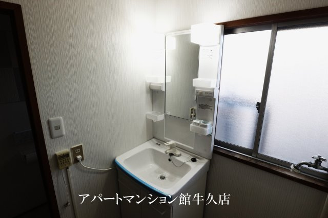 森の里貸家の洗面所