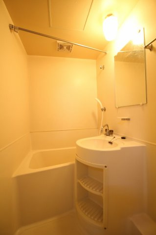 ステーションコーポの浴室|お風呂で日々の疲れを落としましょう