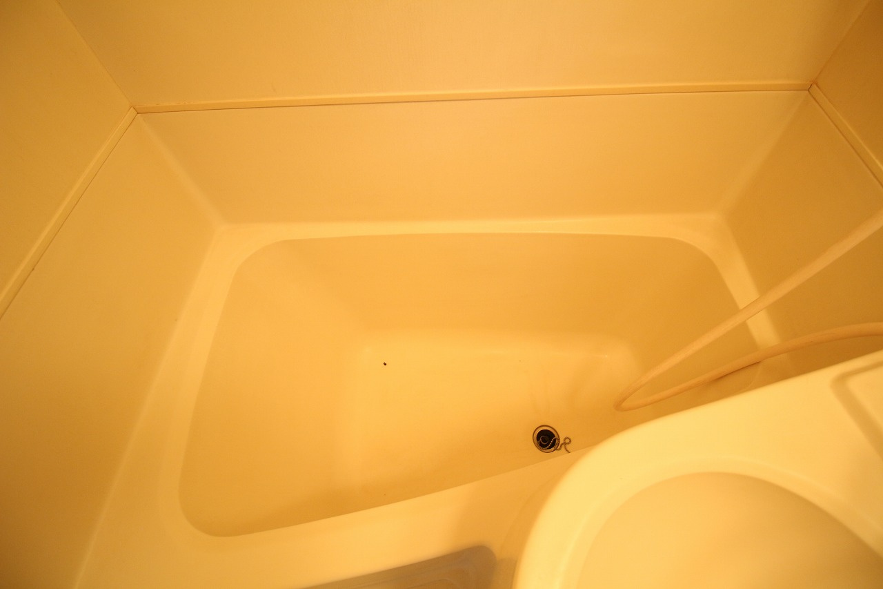 ステーションコーポの浴室|コンパクトで使いやすいお風呂です