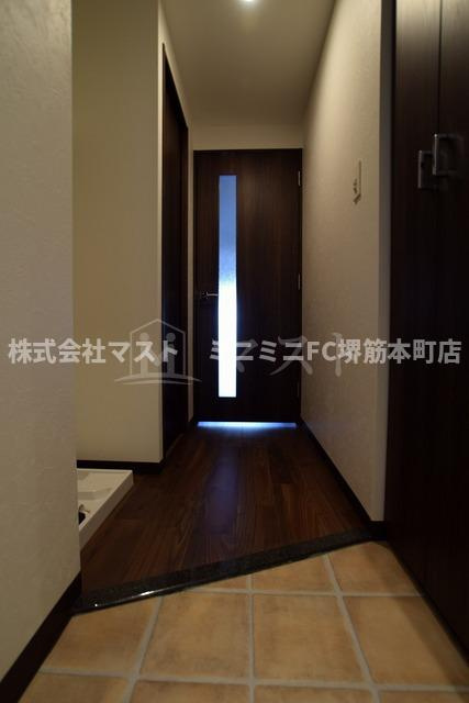 SK TRUST BLDの玄関