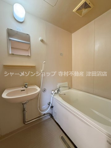 ファミーユ津田沼の浴室