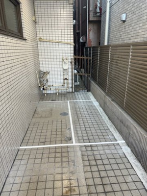 【外観】 | 吉岡ビル・バイク駐輪場