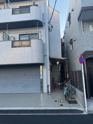 【外観】 | 吉岡ビル・バイク駐輪場