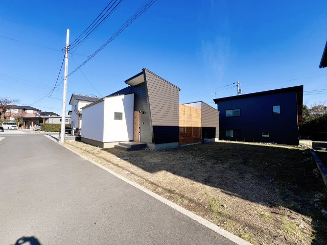 北群馬郡吉岡町大字大久保　中古住宅の外観