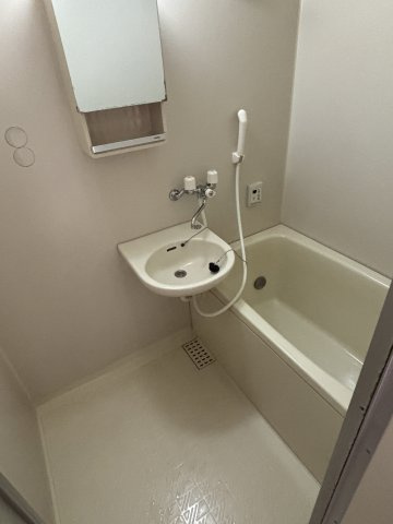 ほわいとぷらむの浴室