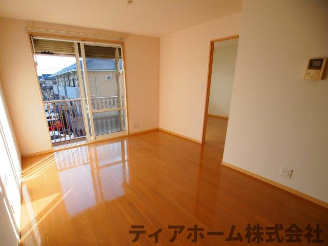 大和高田市大字池田のハイツの居間・リビング|使いやすいリビングです