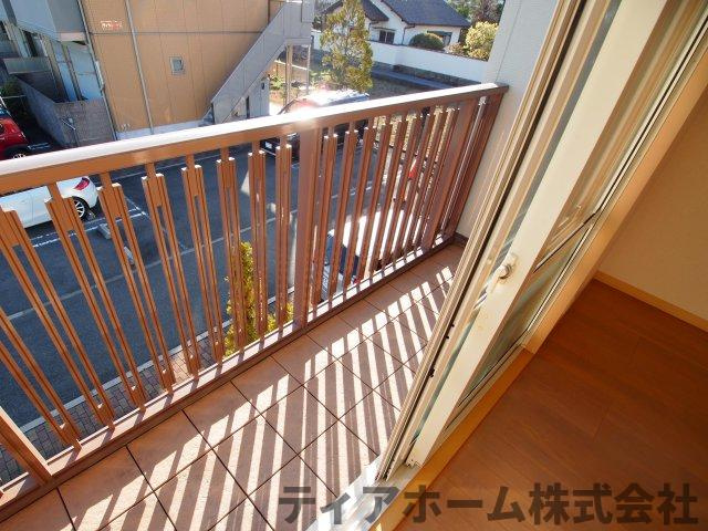 大和高田市大字池田のハイツのバルコニー|バルコニーからの眺めを楽しみながら食事をしませんか