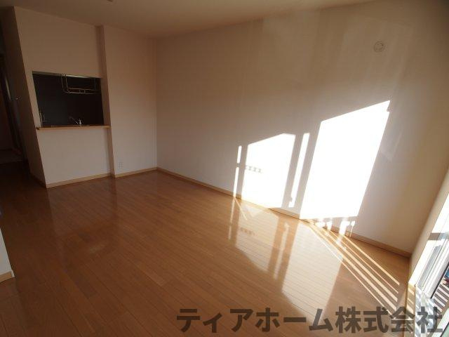 大和高田市大字池田のハイツの居間・リビング|ゆったり過ごせる居間です