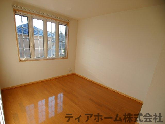 大和高田市大字池田のハイツの洋室|使い勝手のいい洋室です