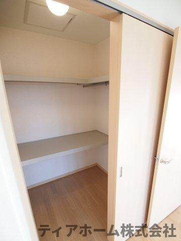 大和高田市大字池田のハイツの収納|たっぷりとした収納スペースです