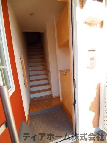 大和高田市大字池田のハイツの玄関|シンプルで使いやすい玄関です