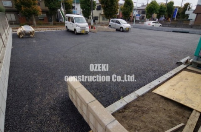 カルモポンテの駐車場