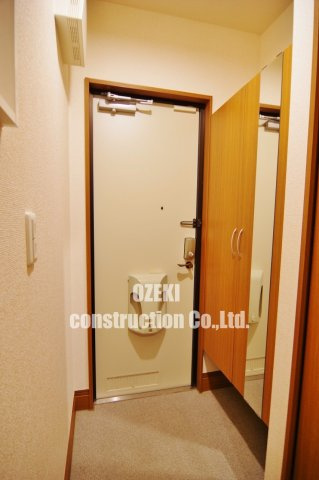 カルモポンテの玄関