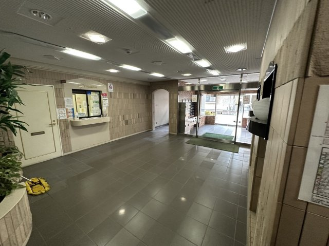 ライオンズマンション福田町のエントランス