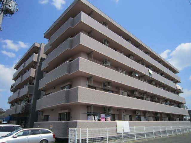 ライオンズヴィアーレ富沢の外観
