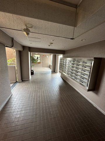 ファミール向山のエントランス