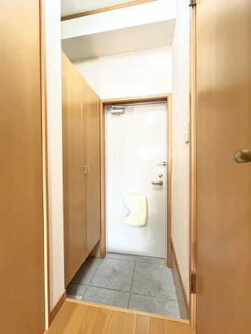 サンジョルディの玄関