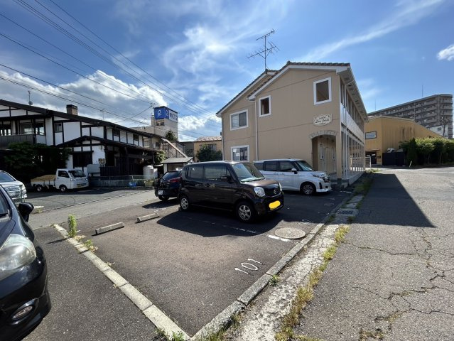 サンジョルディの駐車場