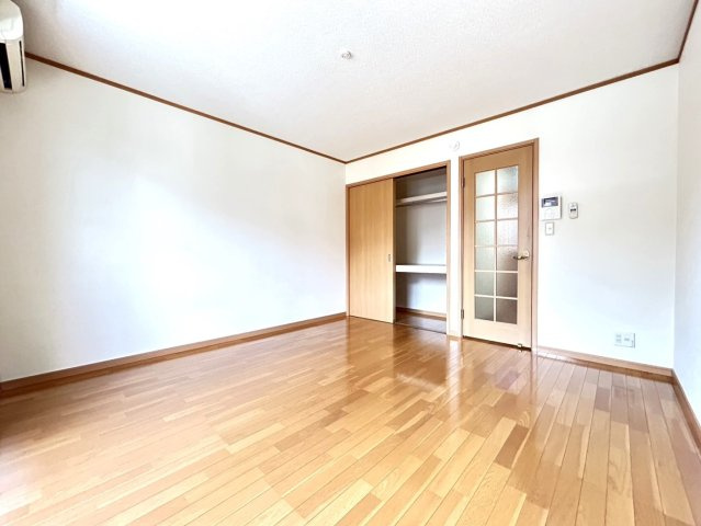 サンジョルディの居間・リビング