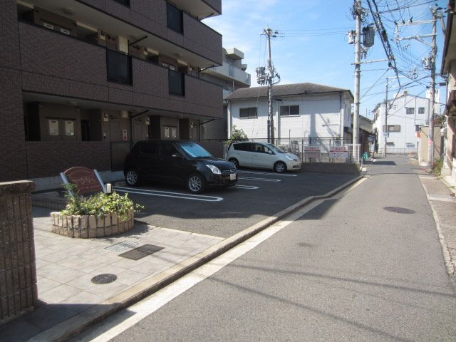 【駐車場】