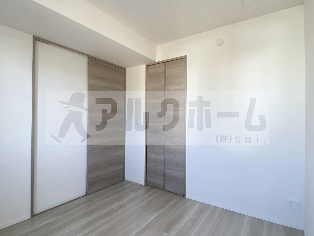 メゾンド五条宮の洋室