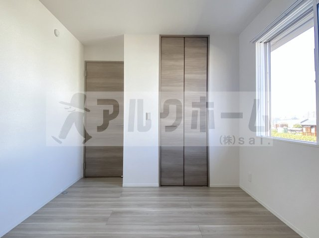 メゾンド五条宮の洋室