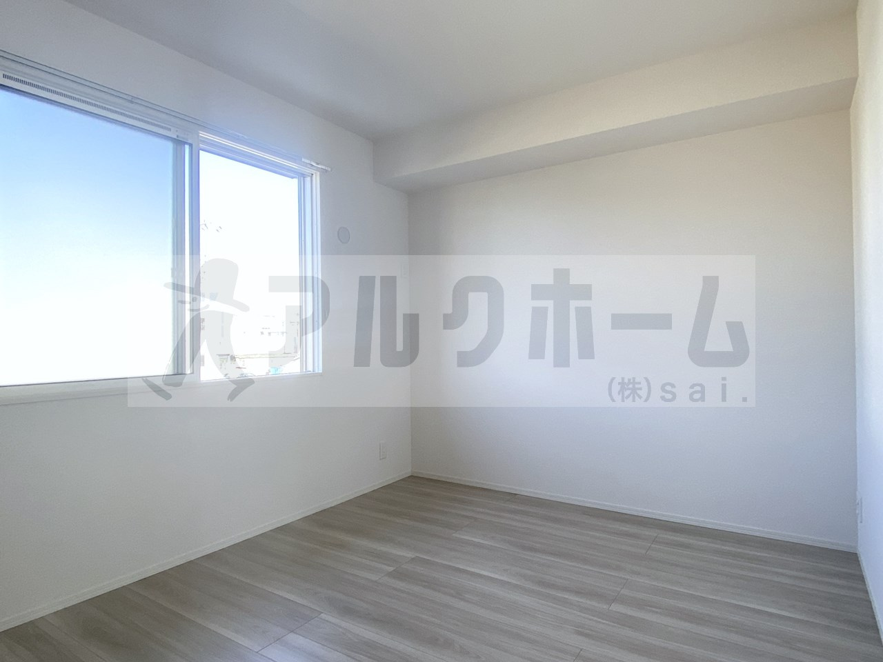 メゾンド五条宮の洋室