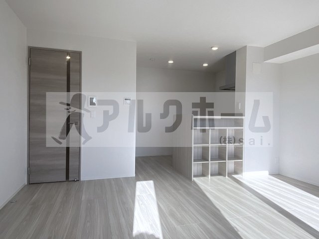 メゾンド五条宮の居間・リビング