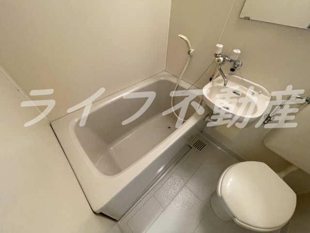 大宝　小阪本町ロイヤルハイツの浴室|日々の暮らしに欠かせないお風呂です