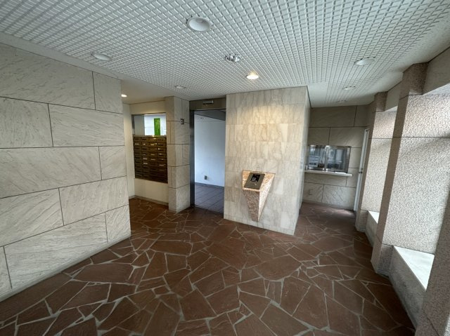 コープ野村上杉のエントランス