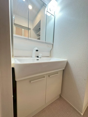 【洗面所】 | レヴァレンス岸部