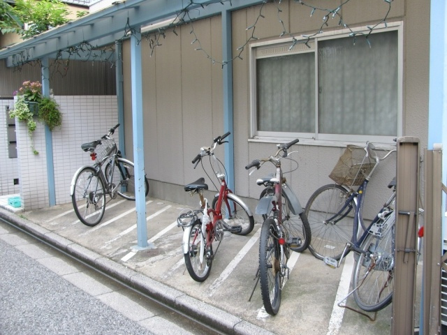 新井マンションのその他共用部分|駐輪場
