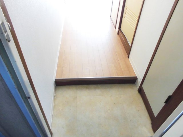 新井マンションの玄関|※写真は同タイプの別室になります