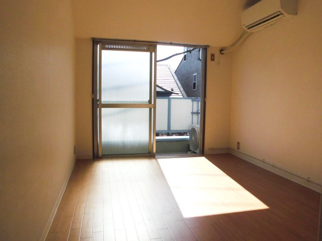 新井マンションの洋室|※写真は同タイプの別室になります