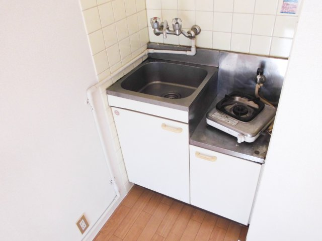 新井マンションのキッチン|※写真は同タイプの別室になります