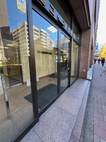 中島ゴールドビルのエントランス