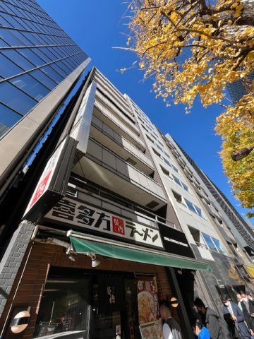 パインセントラルビルの外観