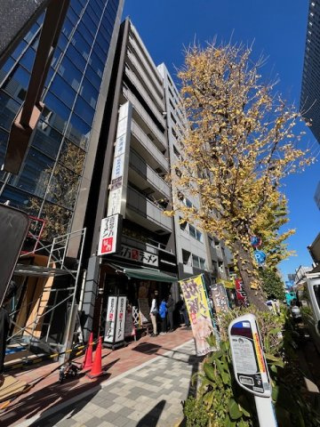 パインセントラルビルの外観