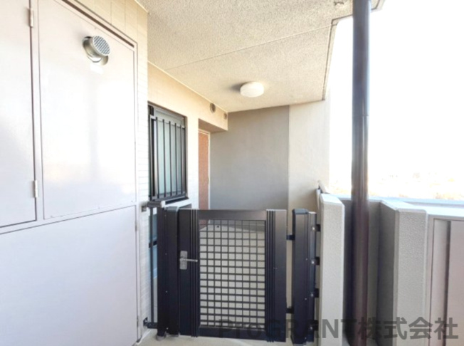 【玄関】 | 専用ポーチ