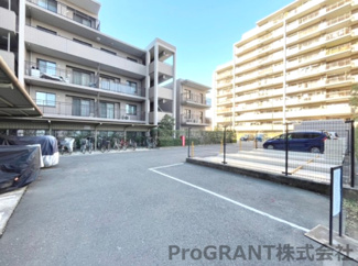 【駐車場】