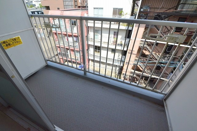 広島市中区南千田東町の賃貸マンションのバルコニー