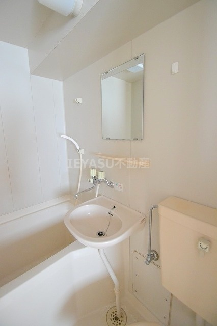 広島市中区南千田東町の賃貸マンションの洗面所