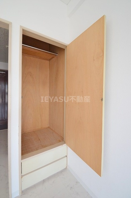 広島市中区南千田東町の賃貸マンションの収納