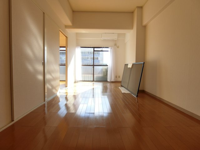 リベルテタナカの居間・リビング