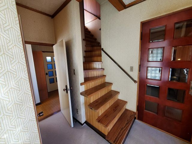 【玄関】 | 北見市光西町１９６番地１１　中古売家 | １階ホール
